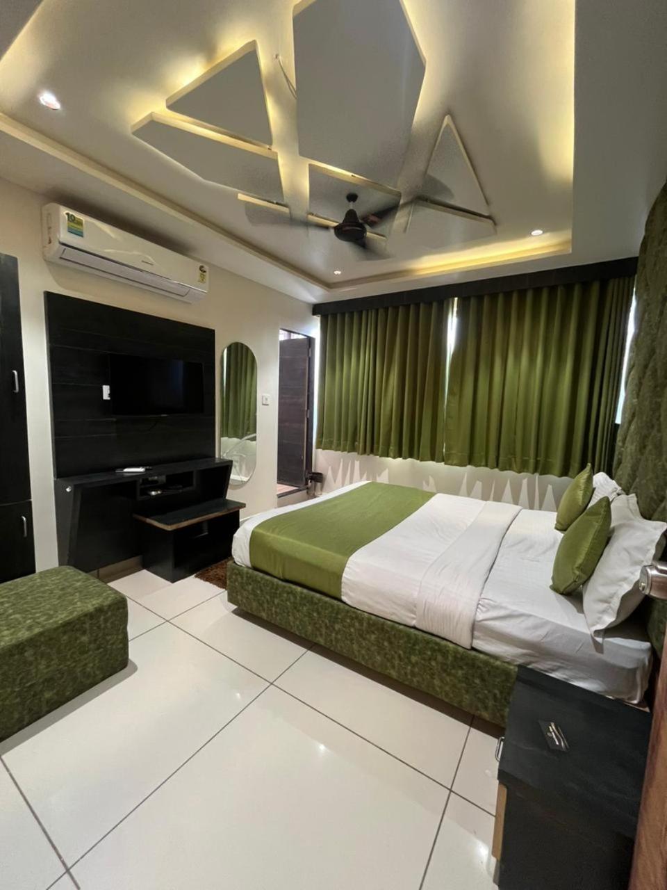 Prime View Hotel 阿穆达巴 客房 照片