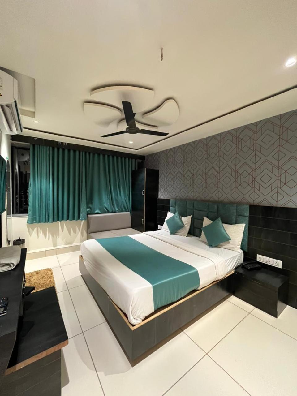Prime View Hotel 阿穆达巴 客房 照片