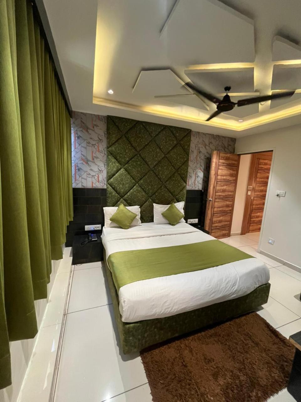 Prime View Hotel 阿穆达巴 客房 照片