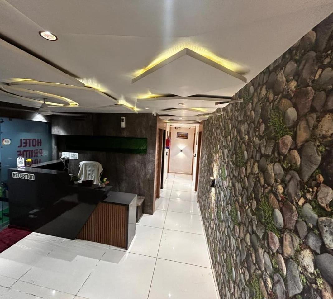 Prime View Hotel 阿穆达巴 外观 照片
